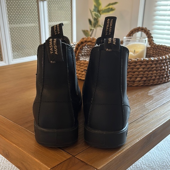 Blundstone Women’s Black Chelsea Boots - Picture 3 of 6